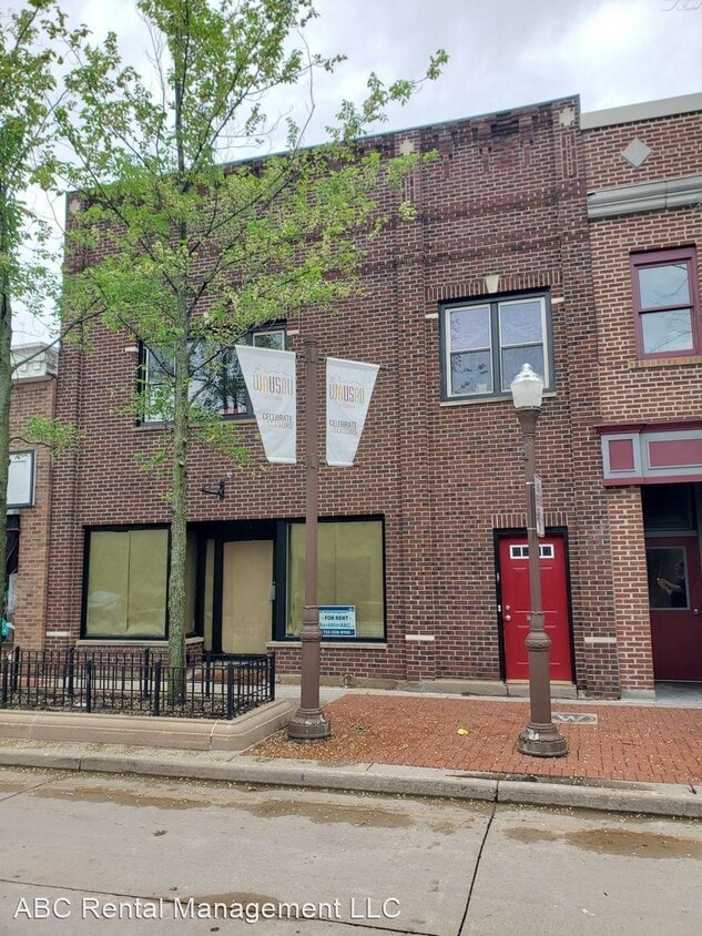 Primary Photo - 316 Washington St