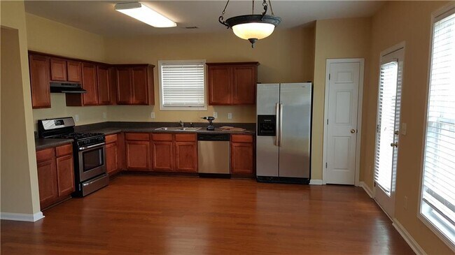 Building Photo - 2036 Executive Dr N