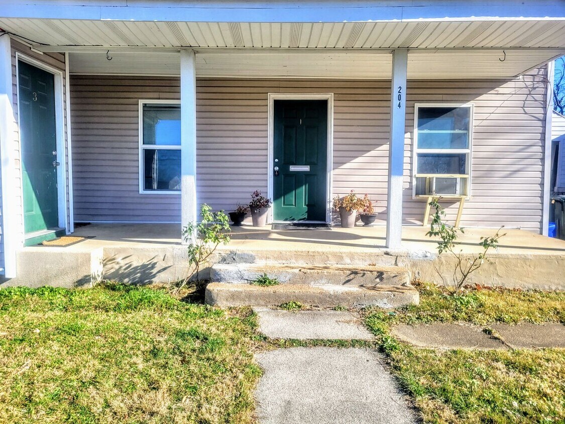 204 N Olive St Unit A, Rolla, MO 65401 Room for Rent in Rolla, MO