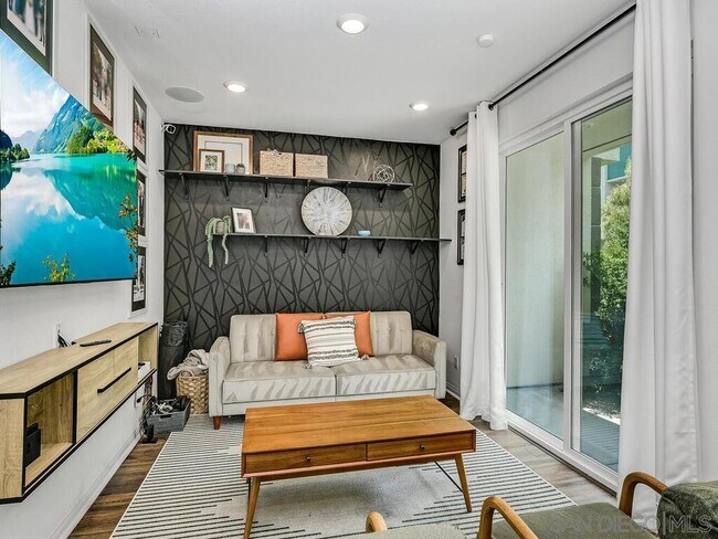 Foto del edificio - 1824 Liquid Ln