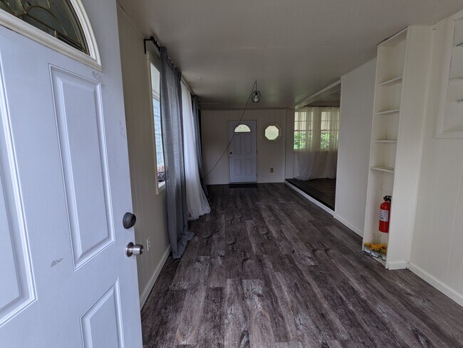 Building Photo - 1201 Schumacher Dr