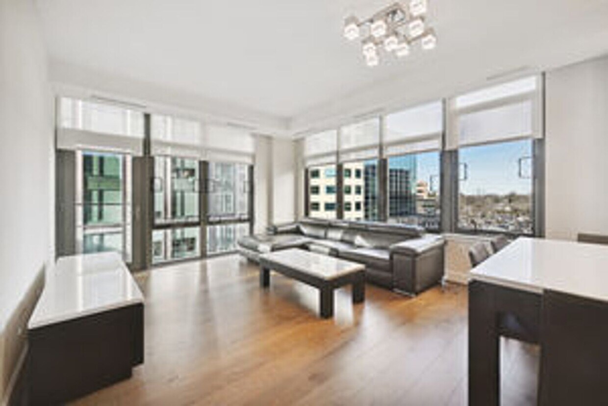 Primary Photo - Luxury 2BR/ 2BA Condo in Downtown Bethesda...