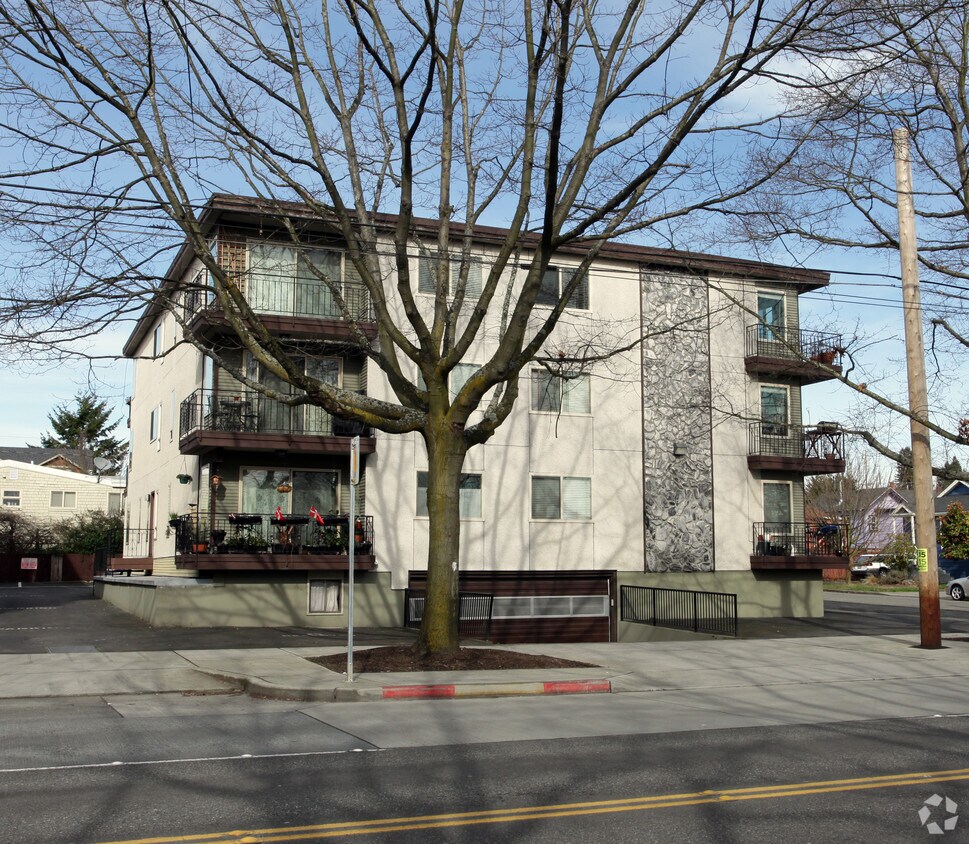 Building Photo - Minty Apts And Gilmar Apartments