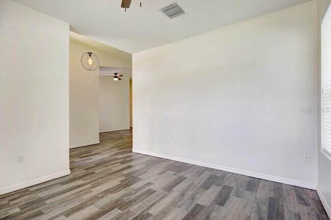 Building Photo - 6204 Whimbrelwood Dr