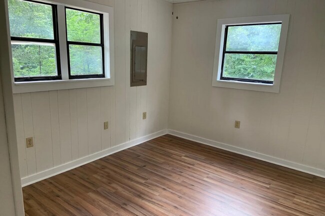 Foto del edificio - 407 Pless Rd