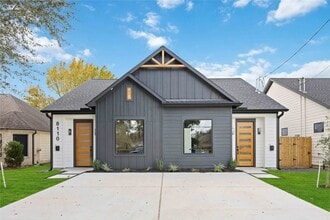 Building Photo - 8110 Brandon St