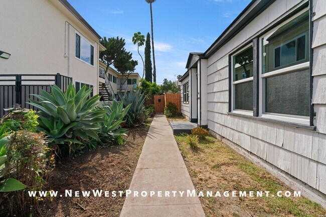 Foto del edificio - Recently Renovated University Heights 2 Bed 1 Bath with 2 off-street parking spaces! Pet OK!