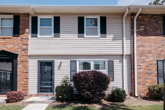 Building Photo - 415 Parkdale Dr
