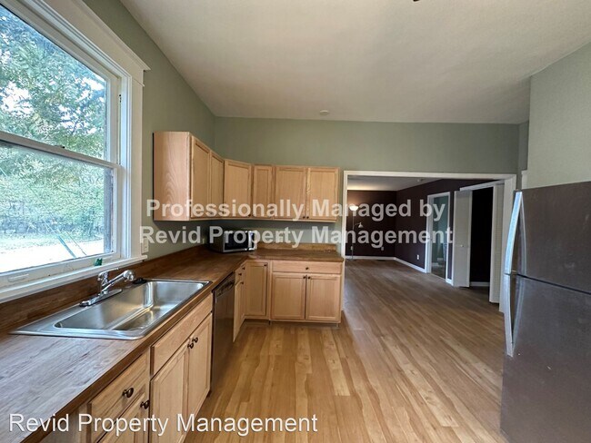 Building Photo - 3 br, 3 bath House - 1824 Felix Ave.