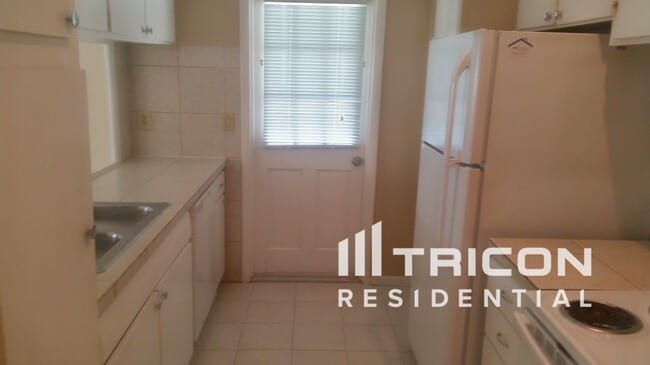 Building Photo - 3469 Seagrape Dr