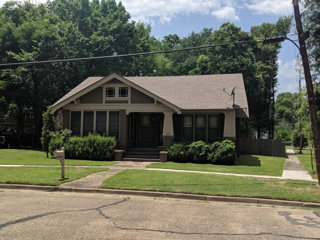 Building Photo - Historic Home with Lots of Character
