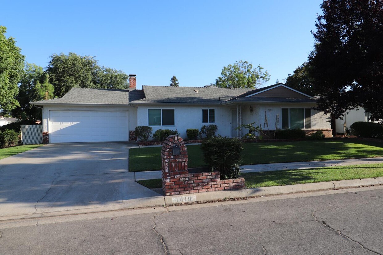 Foto principal - 1419 W Pinedale Ave