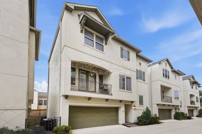 Building Photo - 8239 Cambridge St
