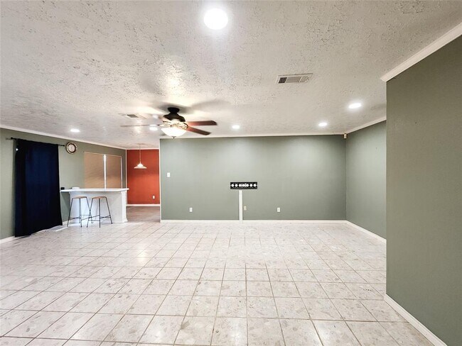 Foto del edificio - 2830 Virginia Colony Dr