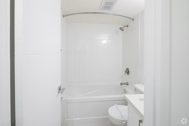 2 Bdrm - 150 Allan
