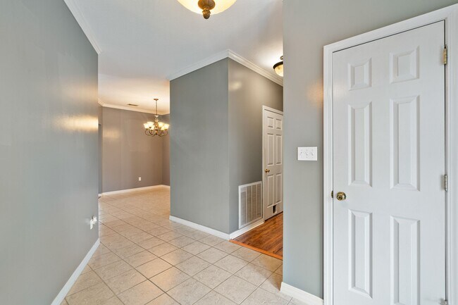 Foto del edificio - 330 Boggy Hollow Rd