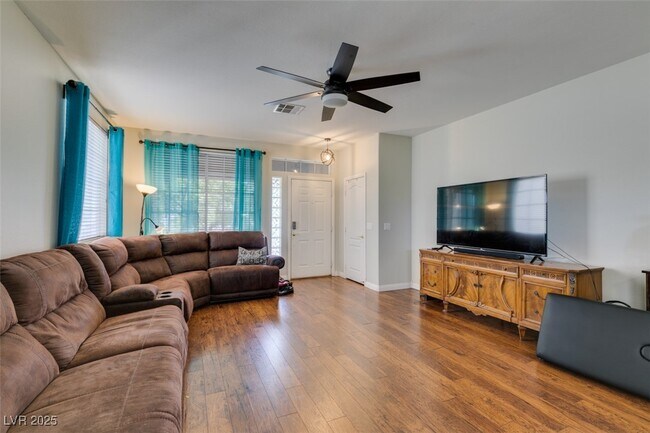 Building Photo - 1048 Painted Daisy Ave