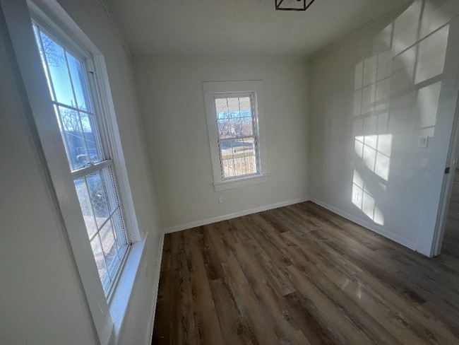 Foto del edificio - 1242 N Ohio Ave