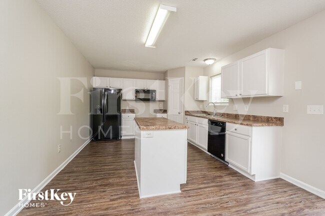 Building Photo - 3737 Eskdale Dr