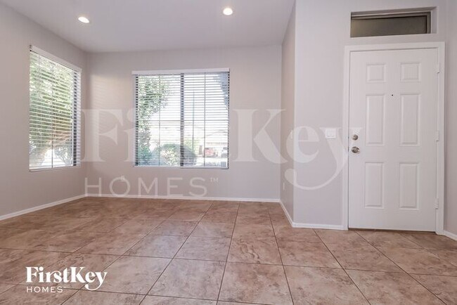 Foto del edificio - 15927 W Maui Ln