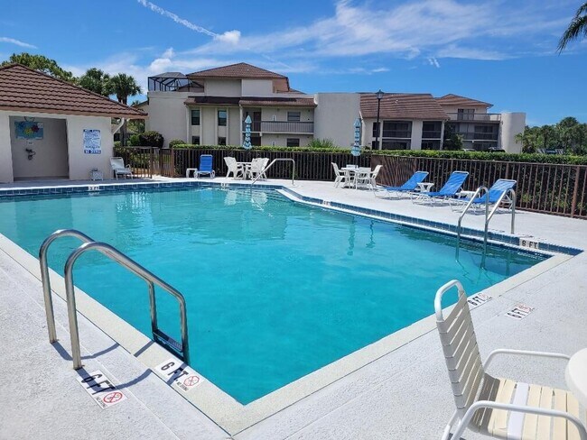 Foto del edificio - 3200 Twin Lakes Terrace