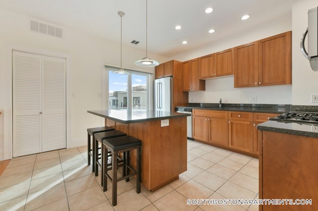 Foto del edificio - 467 E 8th St