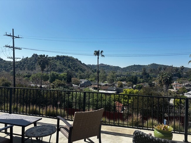 Building Photo - Studio with a view. Close to DTLA, Eagle R...