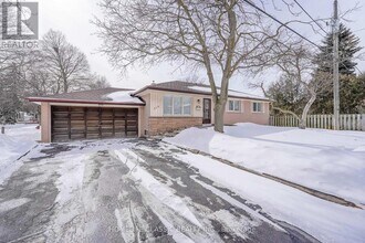 Building Photo - 414 Alper St