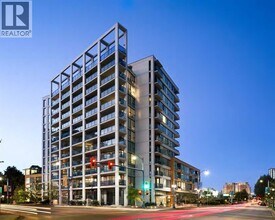 Building Photo - 7117 Elmbridge Way