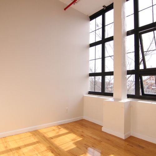 Building Photo - 248 McKibben St