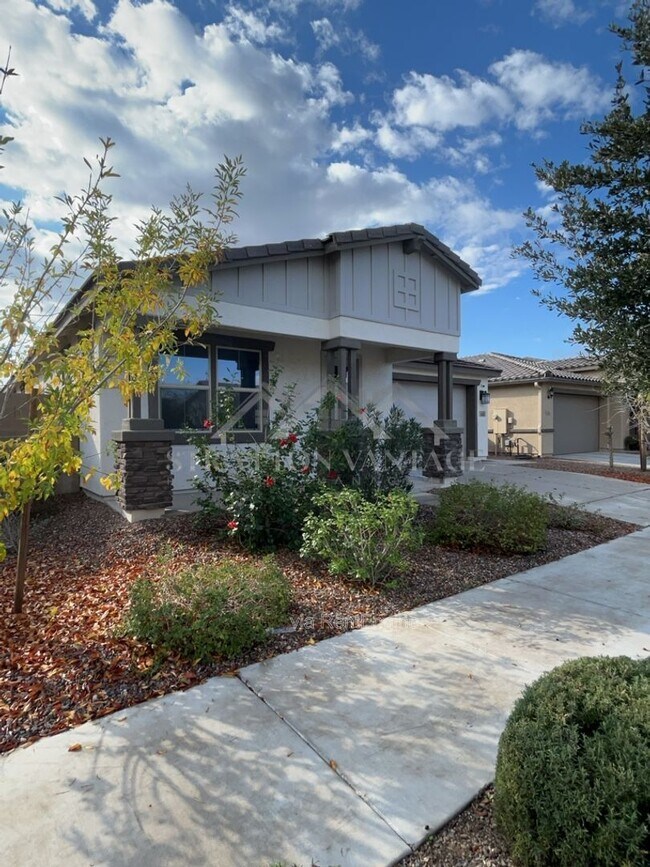 Building Photo - 23027 E Rosa Rd
