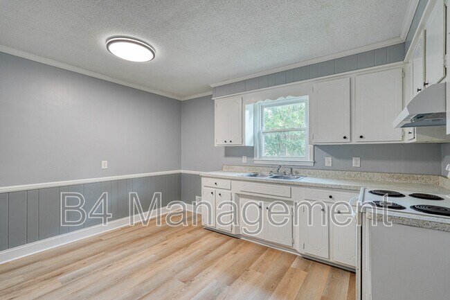 Foto del edificio - 835 Archer Rd