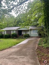 Building Photo - 135 Susan Cir