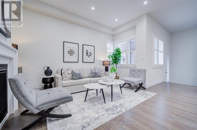 Building Photo - 33 Golden Fern St