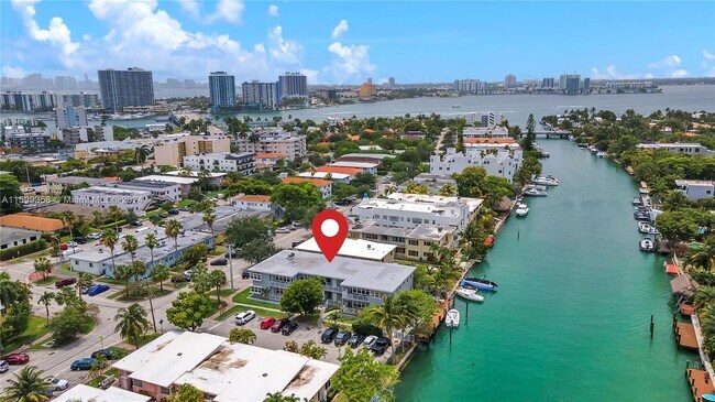 Foto del edificio - 1905 Calais Dr