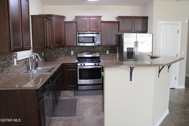 Building Photo - 13226 Emerald River St