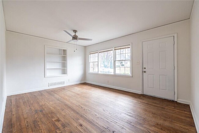 Foto del edificio - 2986 Belvedere Ln