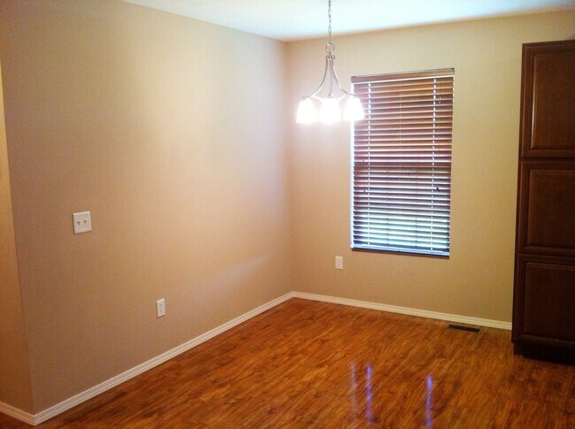 Foto del edificio - 5634 W Sugar Pine Dr