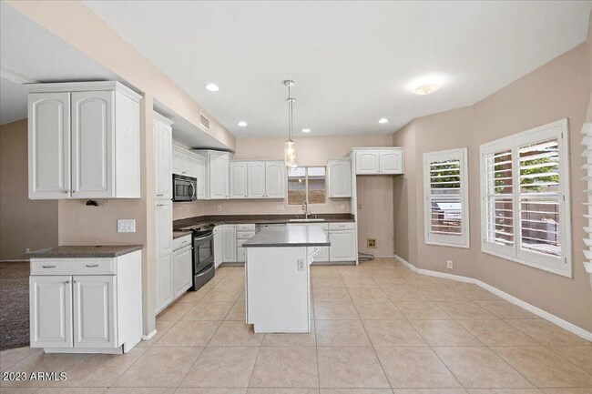 Building Photo - 4207 W Calle Lejos