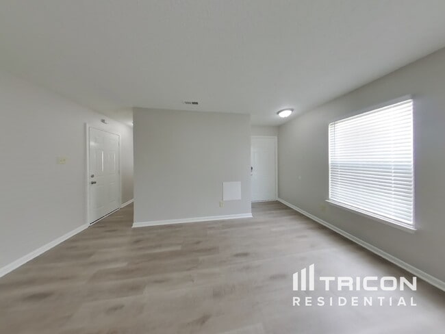 Building Photo - 1817 Blackmore Dr