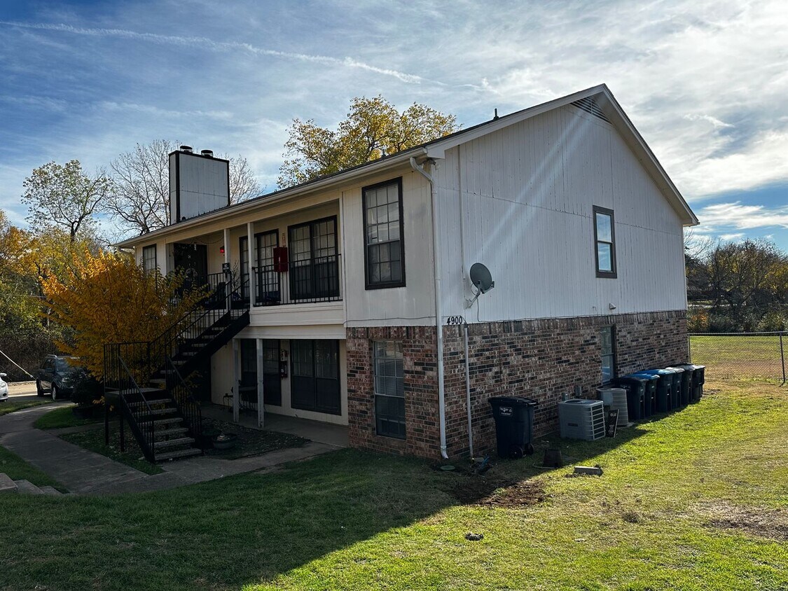 Primary Photo - 4900 Brianhill Dr