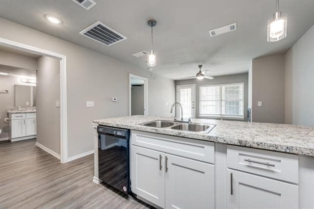 Foto del edificio - 6108 Abrams Rd