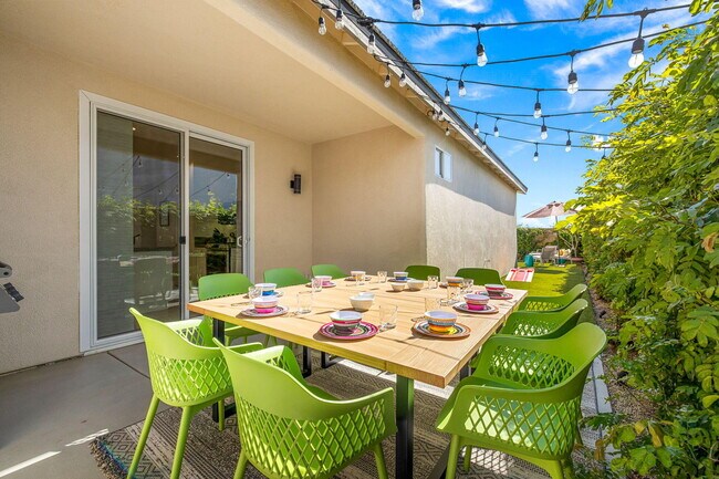 Foto del edificio - 48584 Anastacia Ct
