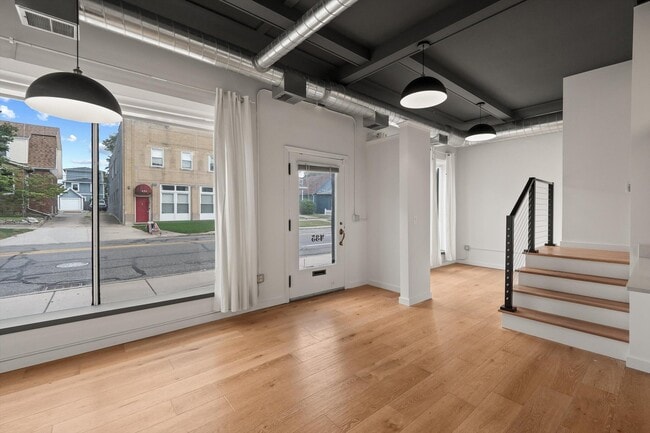 Building Photo - 435 N Washington Ave