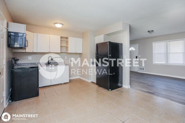 Building Photo - 10811 Bennington, Kansas City, MO 64134