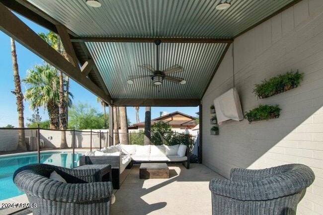 Building Photo - 6301 E Ludlow Dr