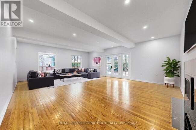 Photo du bâtiment - 24 Laureleaf Rd