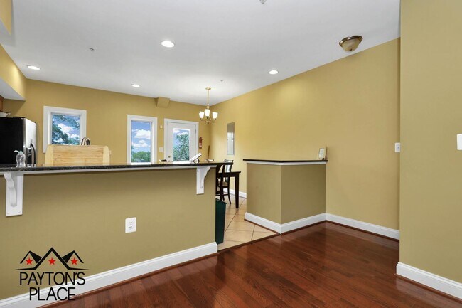 Foto del edificio - 1332 Talbert Ct SE