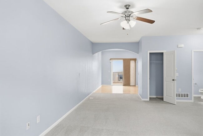 Building Photo - GREAT LOCATION!! 3 Bedroom, 2.5 Bathroom Townhome in West Des Moines!