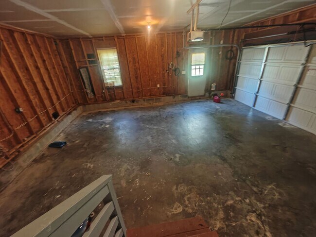 Building Photo - 4037 Birdbrook Dr